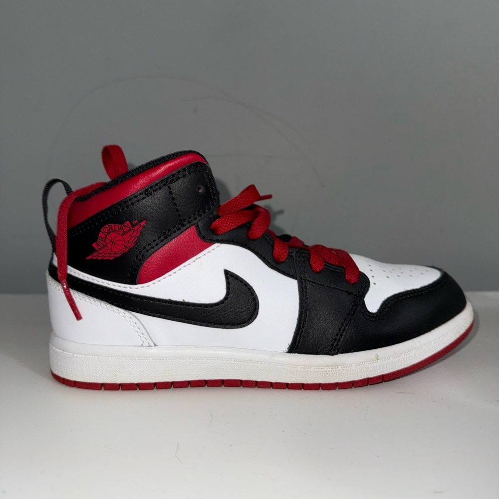 Nike Youth Air Jordan 1 Mid red/white/black size 3